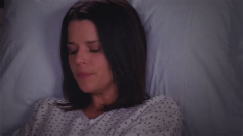 Anatomy of a Nude Scene: Neve Campbell Wastes No Time。